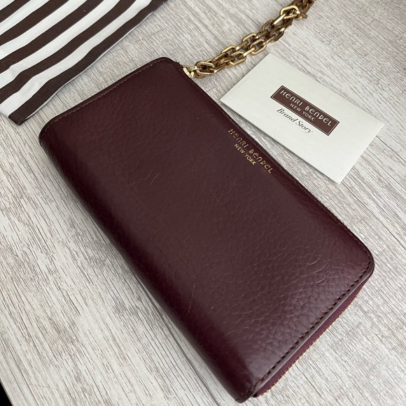henri bendel Handbags - Henri Bendel Leather Wallet with Chain